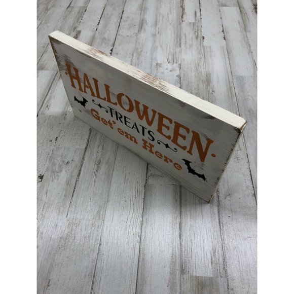 Halloween Treats Get Em Here Wall Hanging - Picture 3 of 4